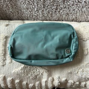 lululemon belt bag